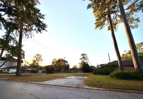 2003 Ebony Ln, Houston, TX, 77018-5024 | Card Image