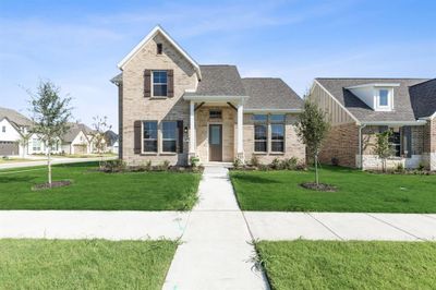 View of front facade featuring a front lawn | Image 1