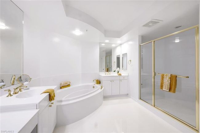 Primary bath | Image 18