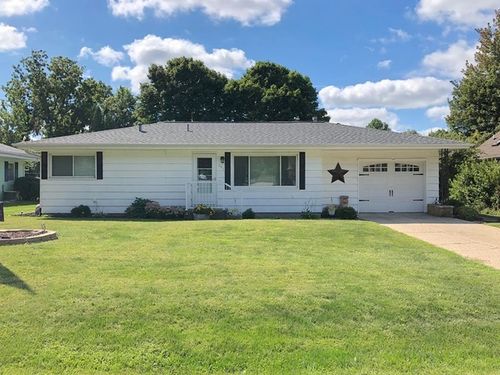 303 E Mckinley St, Philo, IL, 61864-9646 | Card Image