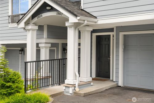 unit-1807-16125 Juanita Woodinville Way Ne, Bothell, WA, 98011-9440 | Card Image