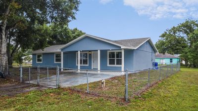 8666 97th Avenue, House other with 3 bedrooms, 2 bathrooms and null parking in Vero Beach FL | Image 1