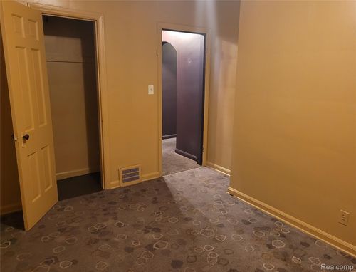 15840 Tracey St, Detroit, MI, 48227-3348 | Card Image