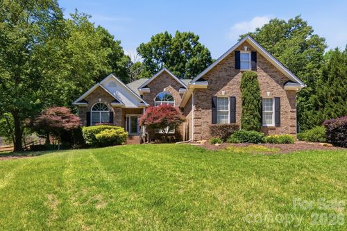 2640 Willowbrook Dr, Matthews, NC, 28104-2265 | Card Image
