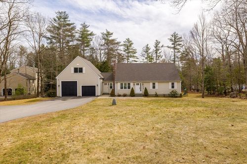 126 New Westminster Rd, Hubbardston, MA, 01452-1518 | Card Image