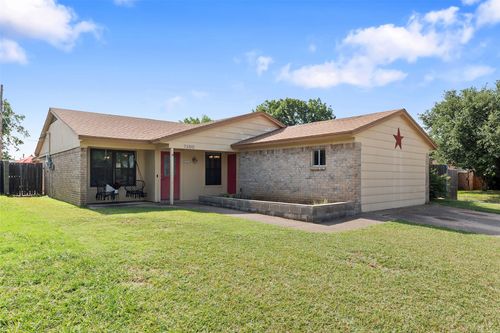 7200 Astoria Ct, Watauga, TX, 76148-2107 | Card Image