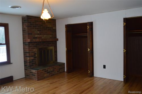 8665 Meskill Rd, Columbus, MI, 48063-1900 | Card Image