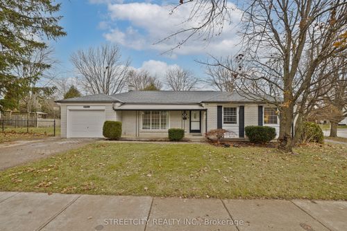 696 Village Green Ave, London, ON, N6K1H1 | Card Image