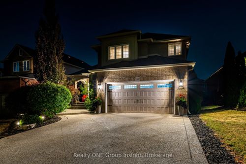 182 Silverlace Cir, Stoney Creek, ON, L8E6A5 | Card Image