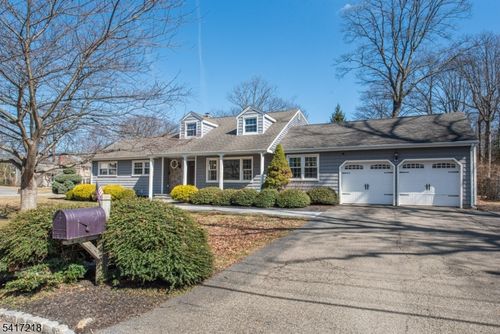 2 Chestnut Hill Rd, Randolph, NJ, 07869-4706 | Card Image