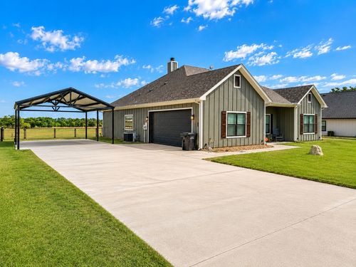 920 Kite Rd, Mineral Wells, TX, 76067-2183 | Card Image