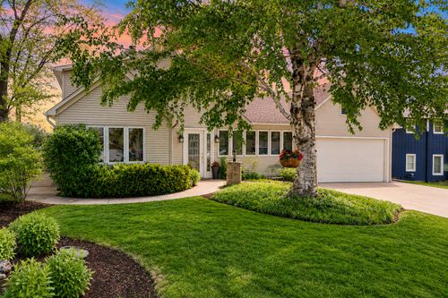 11829 218th Ave, Bristol, WI, 53104-9699 | Card Image