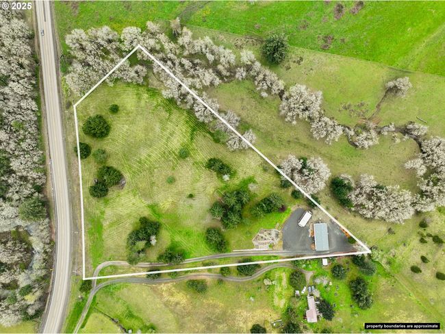 100 Crater Rd, House other with 3 bedrooms, 2 bathrooms and null parking in Camas Valley OR | Image 44