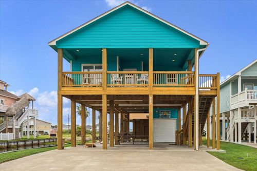 923 Tidelands Dr, Crystal Beach, TX, 77650 | Card Image