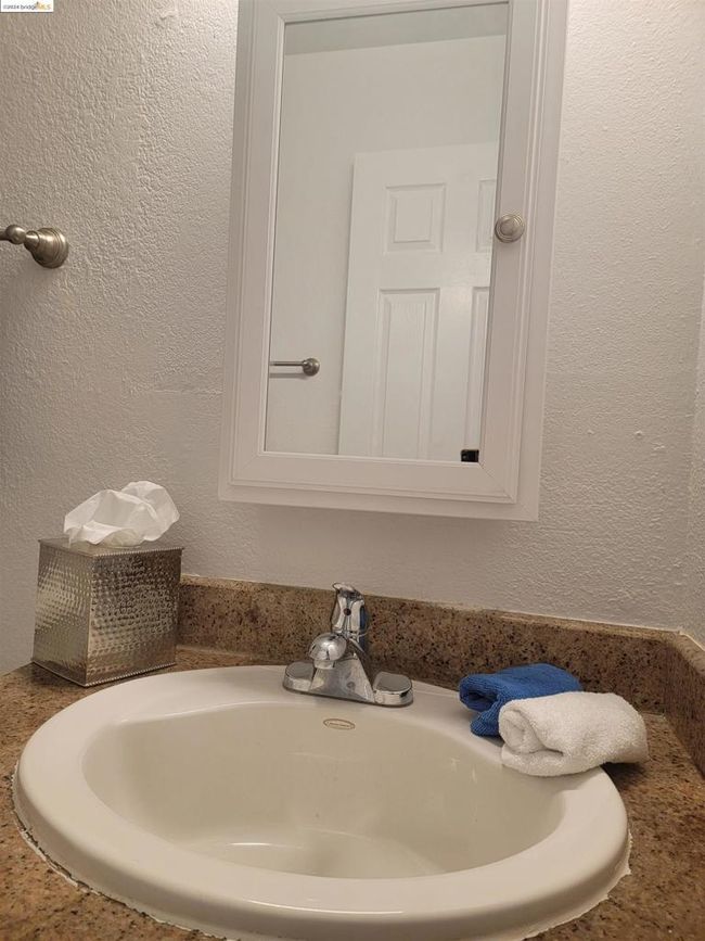 1267 Lakeview Cir, Condo with 1 bedrooms, 1 bathrooms and 1 parking in Pittsburg CA | Image 11