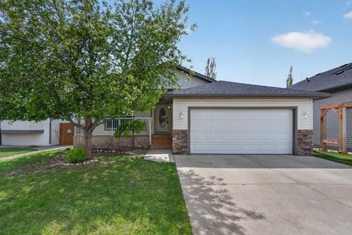 412 Highland Close, Strathmore, AB, T1P1V4 | Card Image