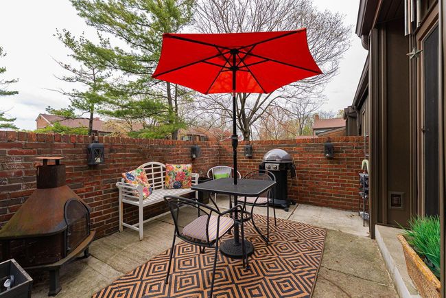 91 Glen Dr, Condo with 2 bedrooms, 2 bathrooms and null parking in Worthington OH | Image 34