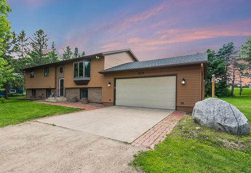 8026 Kendall Ave, Northfield, MN, 55057-4541 | Card Image