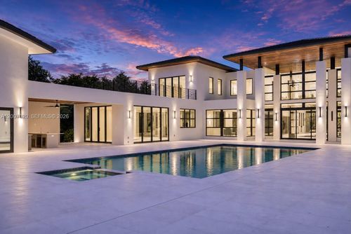 6290 Chapman Field Dr, Pinecrest, FL, 33156-5516 | Card Image