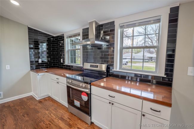 322 W Seneca Ave, House other with 3 bedrooms, 2 bathrooms and null parking in Nowata OK | Image 8