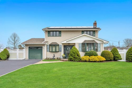 67 College Rd, Selden, NY, 11784-2809 | Card Image