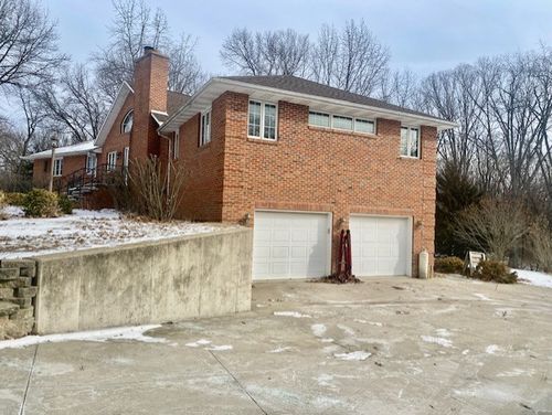 111 Oak St, Dalzell, IL, 61320-9747 | Card Image