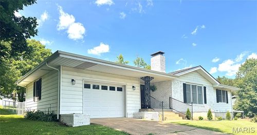 215 Cypress St, Park Hills, MO, 63601-1855 | Card Image