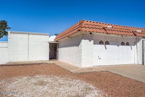 2925 Valle Vis, Las Cruces, NM, 88011-4824 | Card Image