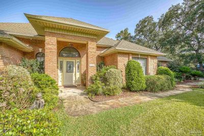 5120 Cedar St, House other with 3 bedrooms, 2 bathrooms and 2 parking in Gulf Breeze FL | Image 1