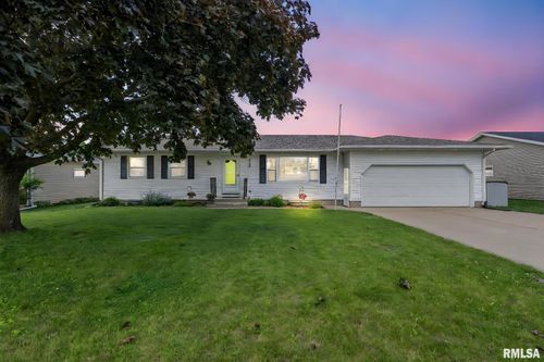 334 W Cedar Lane Dr, Walcott, IA, 52773-7713 | Card Image