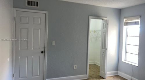 apt-208-575 W 69th St, Hialeah, FL, 33014-4908 | Card Image
