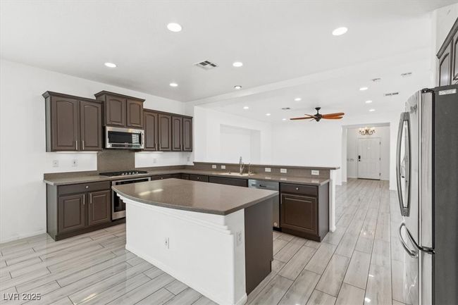 10321 Howling Coyote Ave, House other with 3 bedrooms, 3 bathrooms and null parking in Las Vegas NV | Image 9