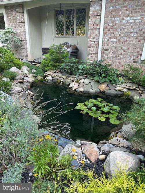 10423 Deerfoot Dr, Great Falls, VA, 22066-3416 | Card Image