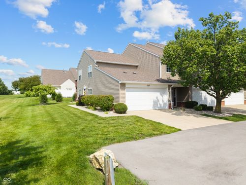 557 Gibson Dr, Westfield, IN, 46074-8886 | Card Image