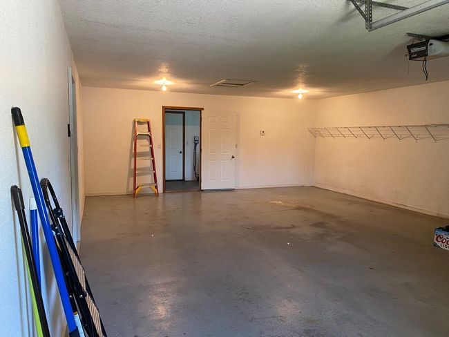 Garage | Image 25