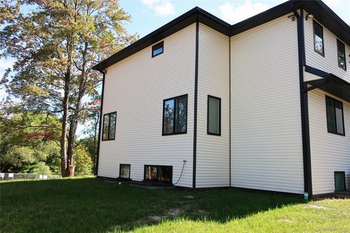 3 Woodcliff Ave, Monticello, NY, 12701-2542 | Card Image