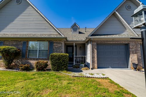 325 Pinewood Drive, Loudon, TN, 37774 | Card Image