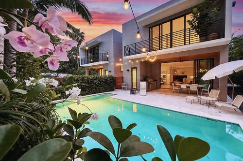 2955-2955 Shipping Ave, Miami, FL, 33133-4513 | Card Image