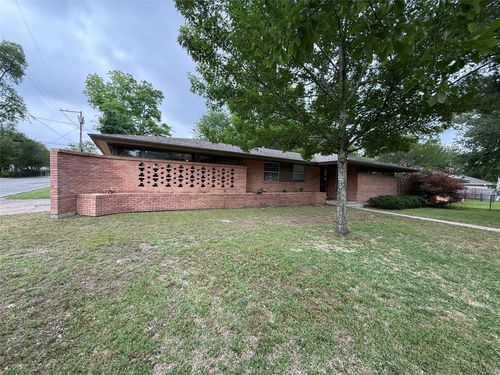 905 Persimmon Ave, Lufkin, TX, 75904-2831 | Card Image