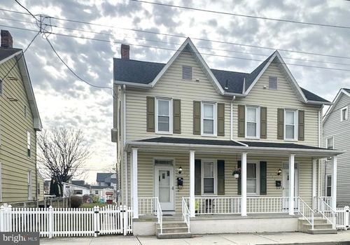 225 Locust Street, HANOVER, PA, 17331 | Card Image