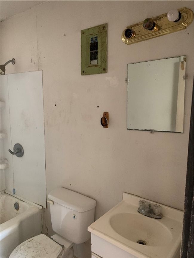 225 E Main St, House other with 3 bedrooms, 2 bathrooms and null parking in Bishop TX | Image 33