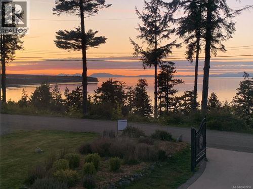 321 Wireless Rd, Comox, BC, V9M3T7 | Card Image