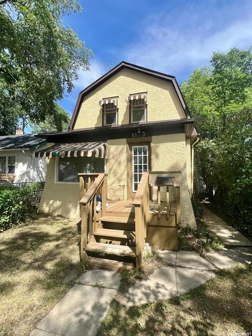 1153 Elphinstone St, Regina, SK, S4T3M2 | Card Image
