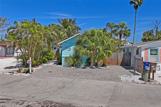 13123 4 Th St E, House other with 2 bedrooms, 1 bathrooms and null parking in Madeira Beach FL | Image 22