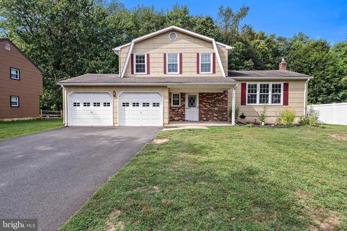 52 Colleen Cir, Ewing, NJ, 08638-1724 | Card Image