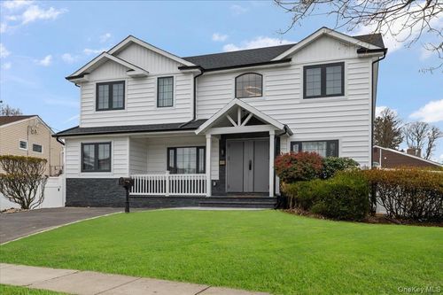 2 Elf Rd, Syosset, NY, 11791-6208 | Card Image
