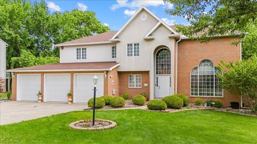 1405 Greenmont Hills Dr, Vienna, WV, 26105-3281 | Card Image