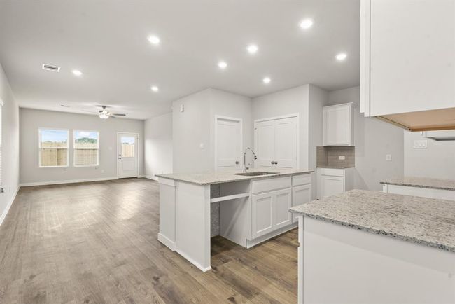 11514 Prosperity Dr, House other with 4 bedrooms, 2 bathrooms and 2 parking in Crosby TX | Image 4