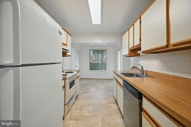 APT-102 - 8376 Buttress Ln, Condo with 2 bedrooms, 1 bathrooms and null parking in MANASSAS VA | Image 12