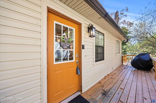 1305 Cove Pointe Rd, La Follette, TN, 37766-6199 | Card Image